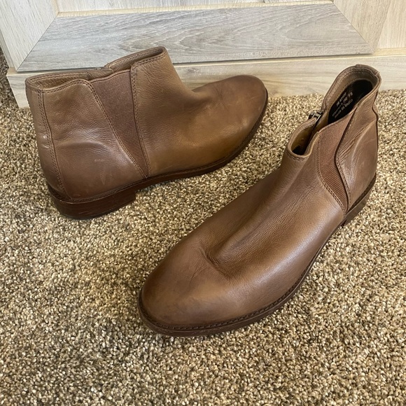 Johnston & Murphy Light Brown Taupe Leather Zip Ankle Boot 7 Leather Sole - Picture 8 of 14